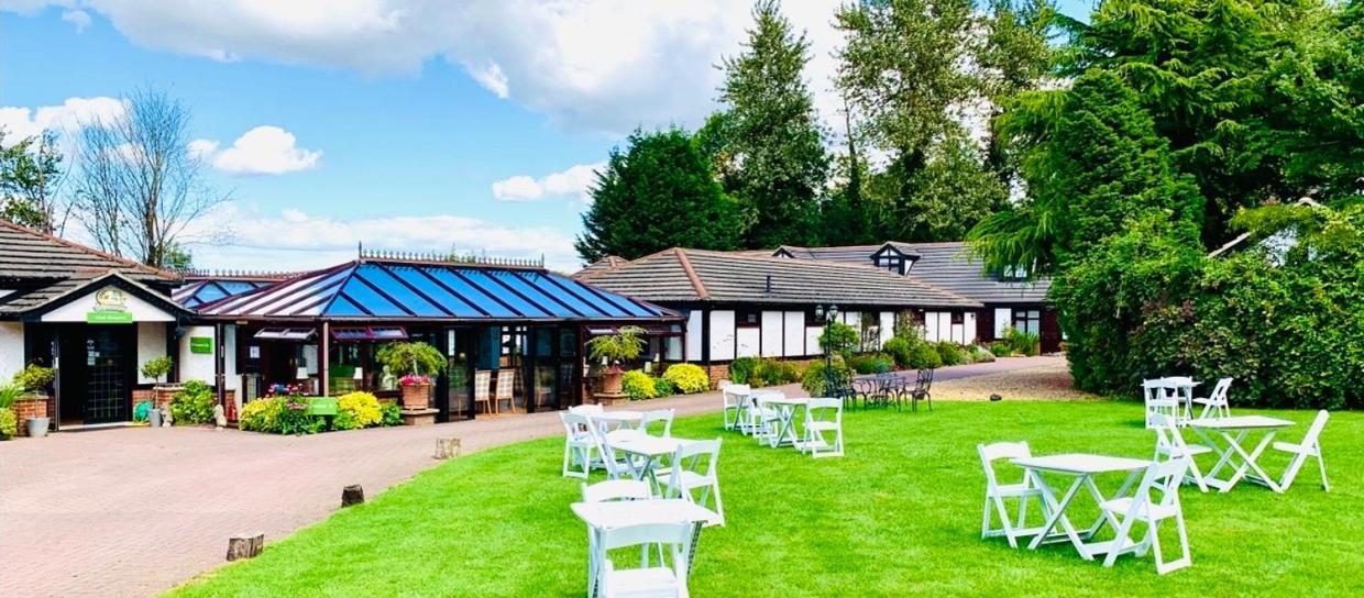 The Stanwick Hotel Exterior foto